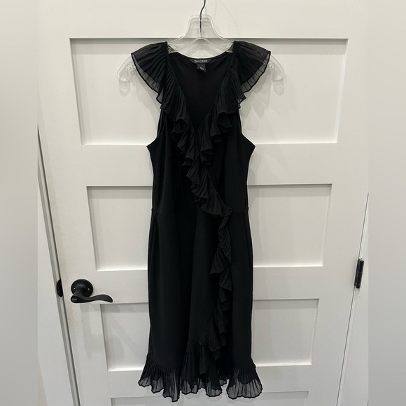 White House Black Market Dresses & Skirts - White House Black Market Ruffle Sleeveless Dress Size 4